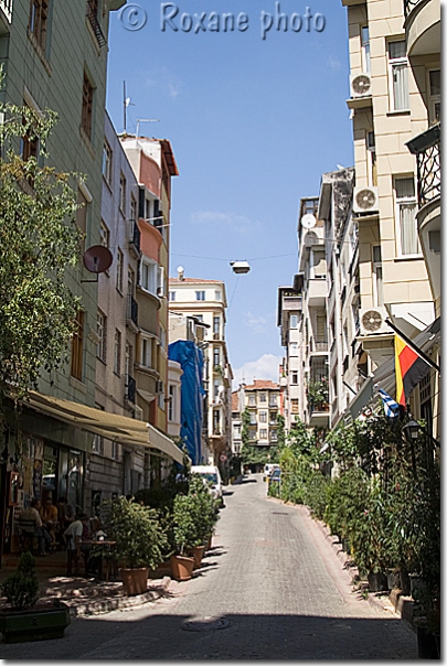 Rue Cukurcuma - Cukurcuma street - Çukurcuma caddesi - Cukurcuma Beyoglu - Istanbul