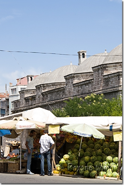Marché et ancienne école religieuse ottomane - Market and former religious school - Haseki - Fatih - Istanbul