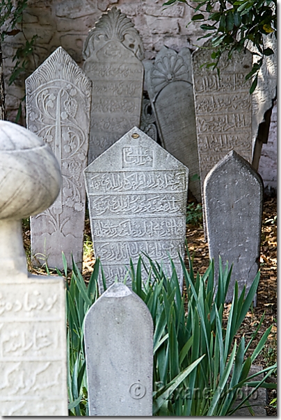 Cimetière ottoman - Ottoman cemetery - Osmanli mezarligi  Kocamustafapasa - Fatih - Istanbul